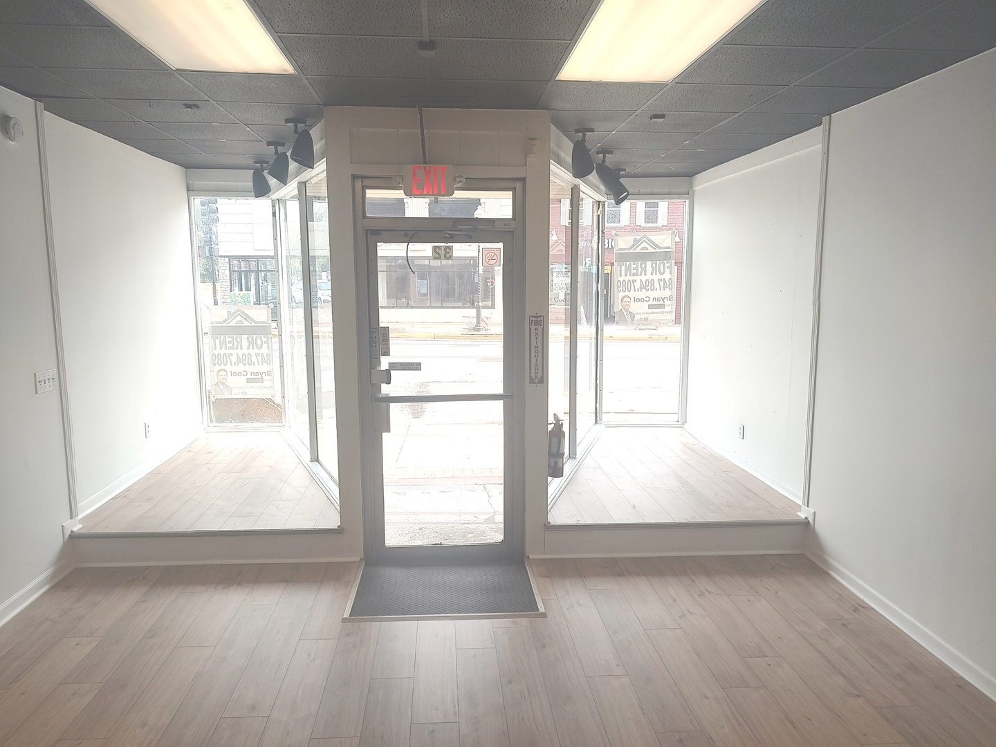 32 North Broadway Aurora, IL 60505 - Photo 3 of 10