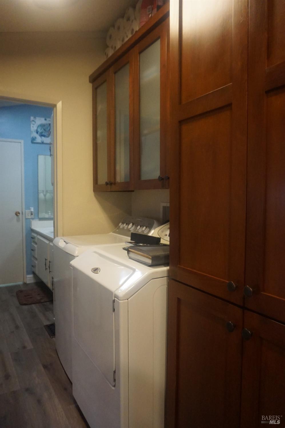 6004 Monticello Road, Unit 10 Napa, CA 94558 - Photo 20 of 41 a utility room with dryer and washer