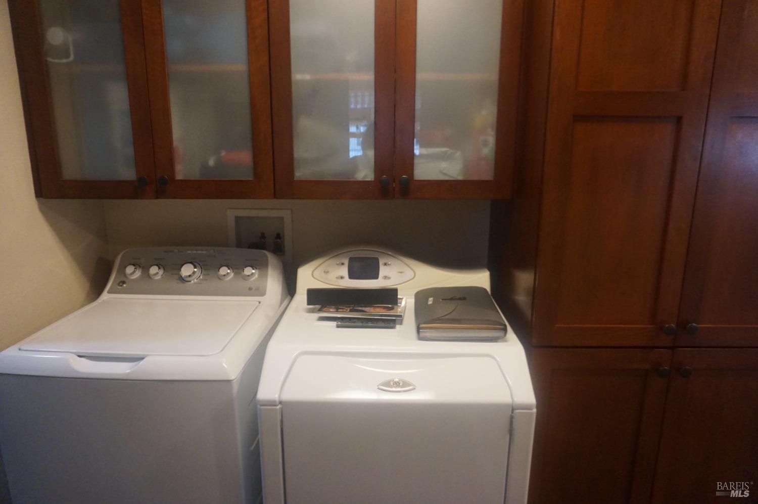 6004 Monticello Road, Unit 10 Napa, CA 94558 - Photo 21 of 41 a utility room with dryer and washer