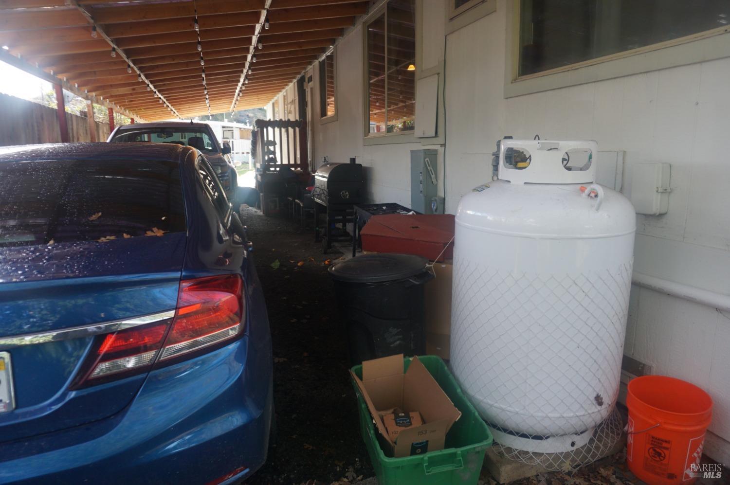 6004 Monticello Road, Unit 10 Napa, CA 94558 - Photo 39 of 41 a utility room with dryer and washer