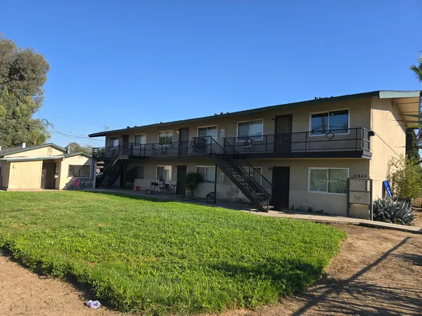 $1,175,000 | 3940 East Burns Avenue, Fresno, CA 93725