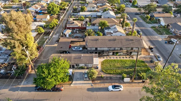 $1,175,000 | 3940 East Burns Avenue, Fresno, CA 93725