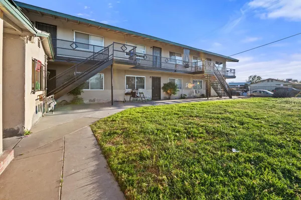 $1,175,000 | 3940 East Burns Avenue, Fresno, CA 93725