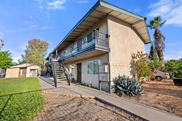 $1,175,000 | 3940 East Burns Avenue, Fresno, CA 93725