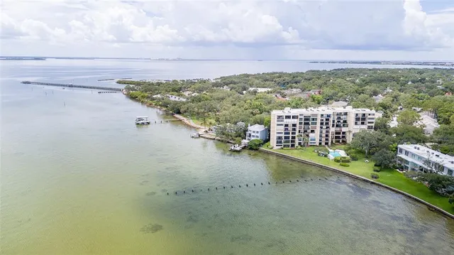 $695,000 | 5020 Bayshore Boulevard, Unit 201, Tampa, FL 33611