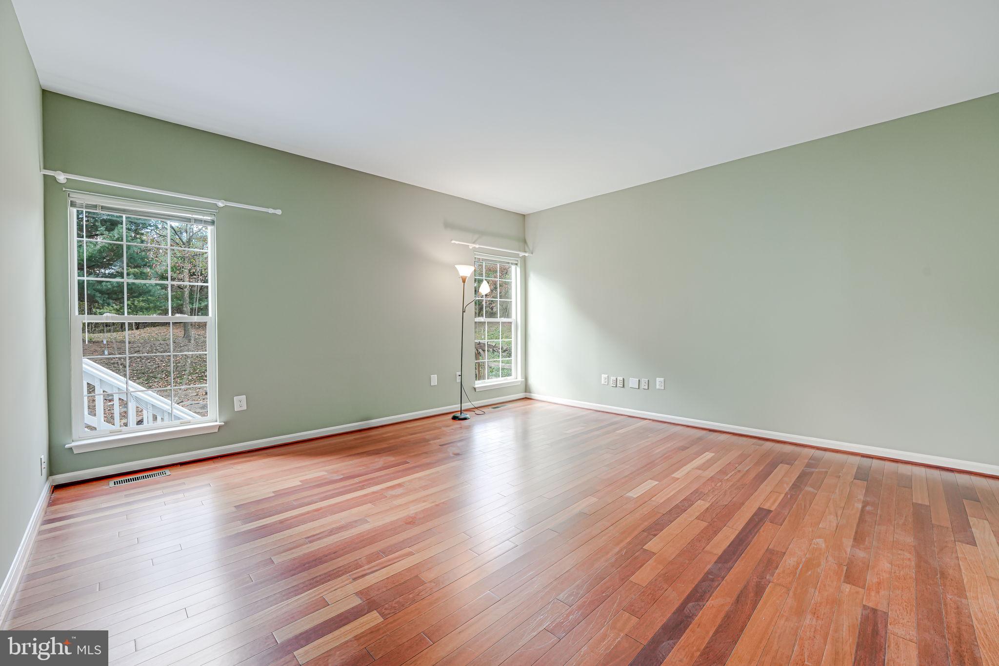 20935 Gardengate Circle Ashburn, VA 20147 - Photo 17 of 67 Large main level bedroom primary suite #1!