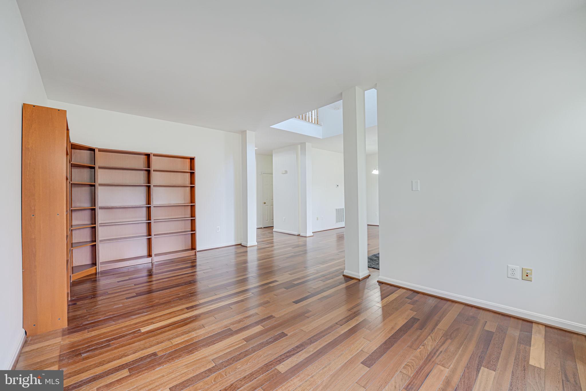 20935 Gardengate Circle Ashburn, VA 20147 - Photo 6 of 67 Living Room view #2