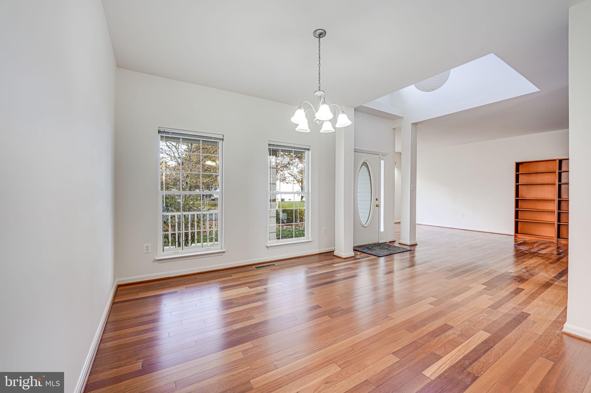20935 Gardengate Circle Ashburn, VA 20147 - Photo 8 of 67 Dining Room View #2