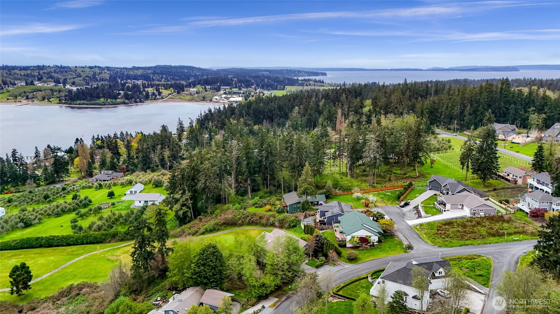 5043 Bradshaw Road Freeland, WA 98249 - Photo 2 of 40