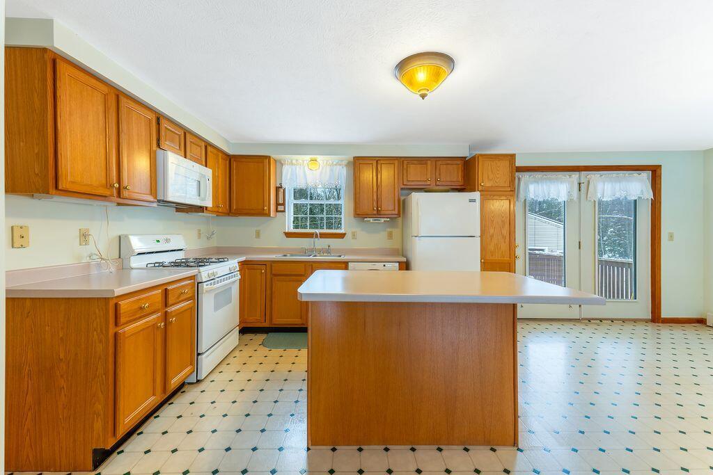 110 Saco Road Standish, ME 04084 - Photo 6 of 28 Kitchen