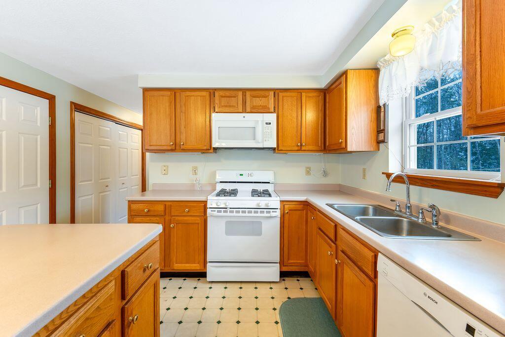 110 Saco Road Standish, ME 04084 - Photo 7 of 28 Kitchen