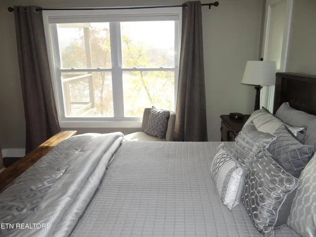 $795,000 | 950 Oak Lane, New Tazewell, TN 37825