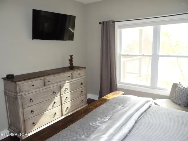 $795,000 | 950 Oak Lane, New Tazewell, TN 37825