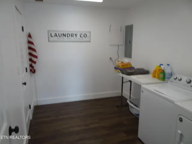 $795,000 | 950 Oak Lane, New Tazewell, TN 37825