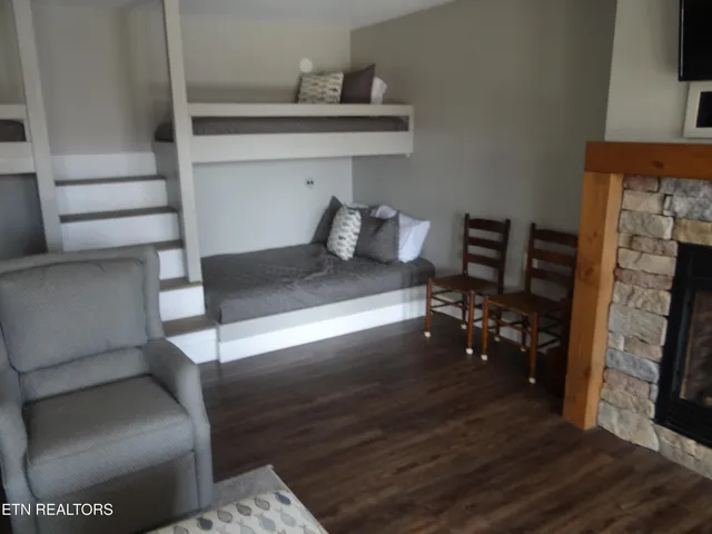 $795,000 | 950 Oak Lane, New Tazewell, TN 37825