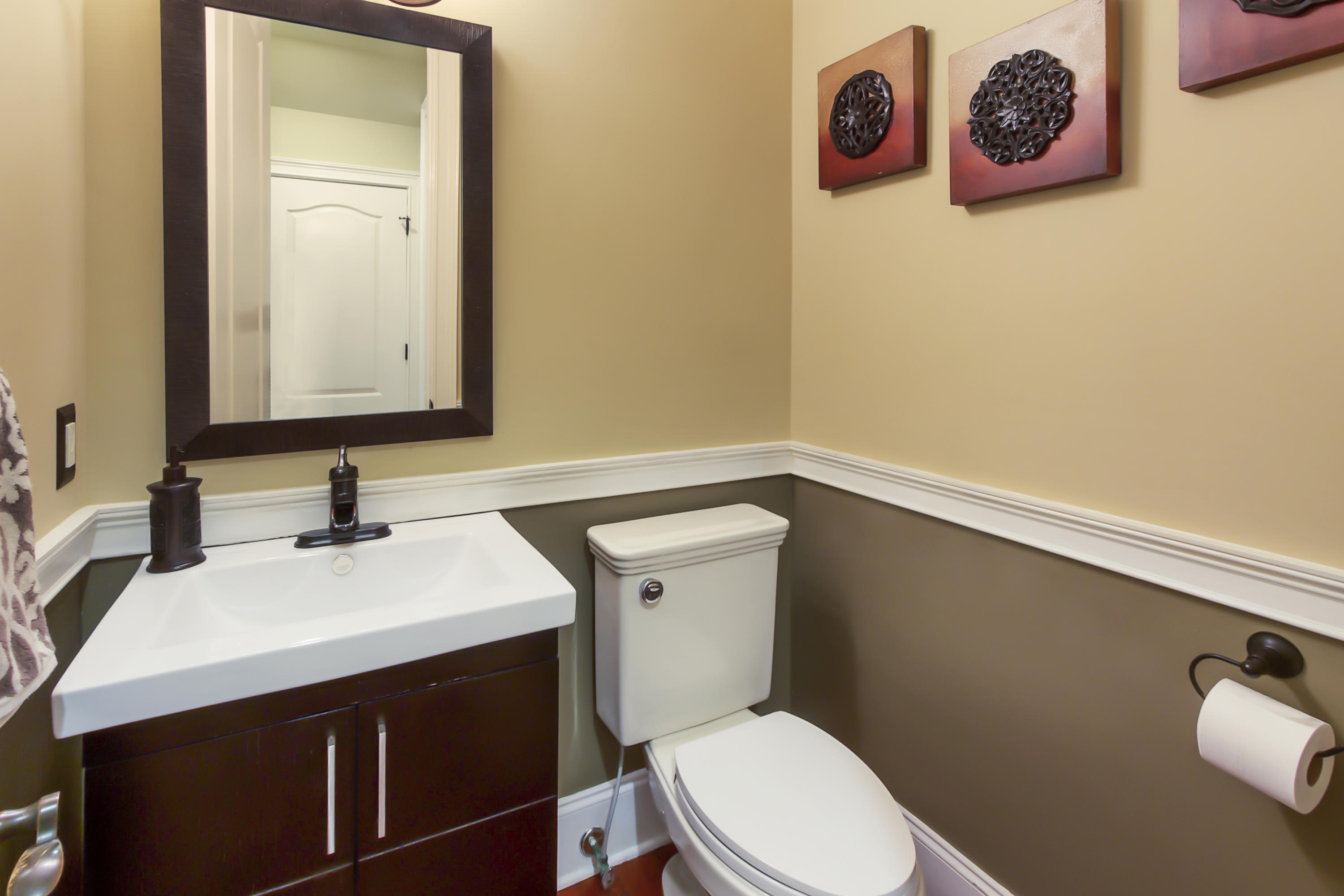 3605 Henrietta Hartford Road Mount Pleasant, SC 29466 - Photo 28 of 57 Guest bathroom