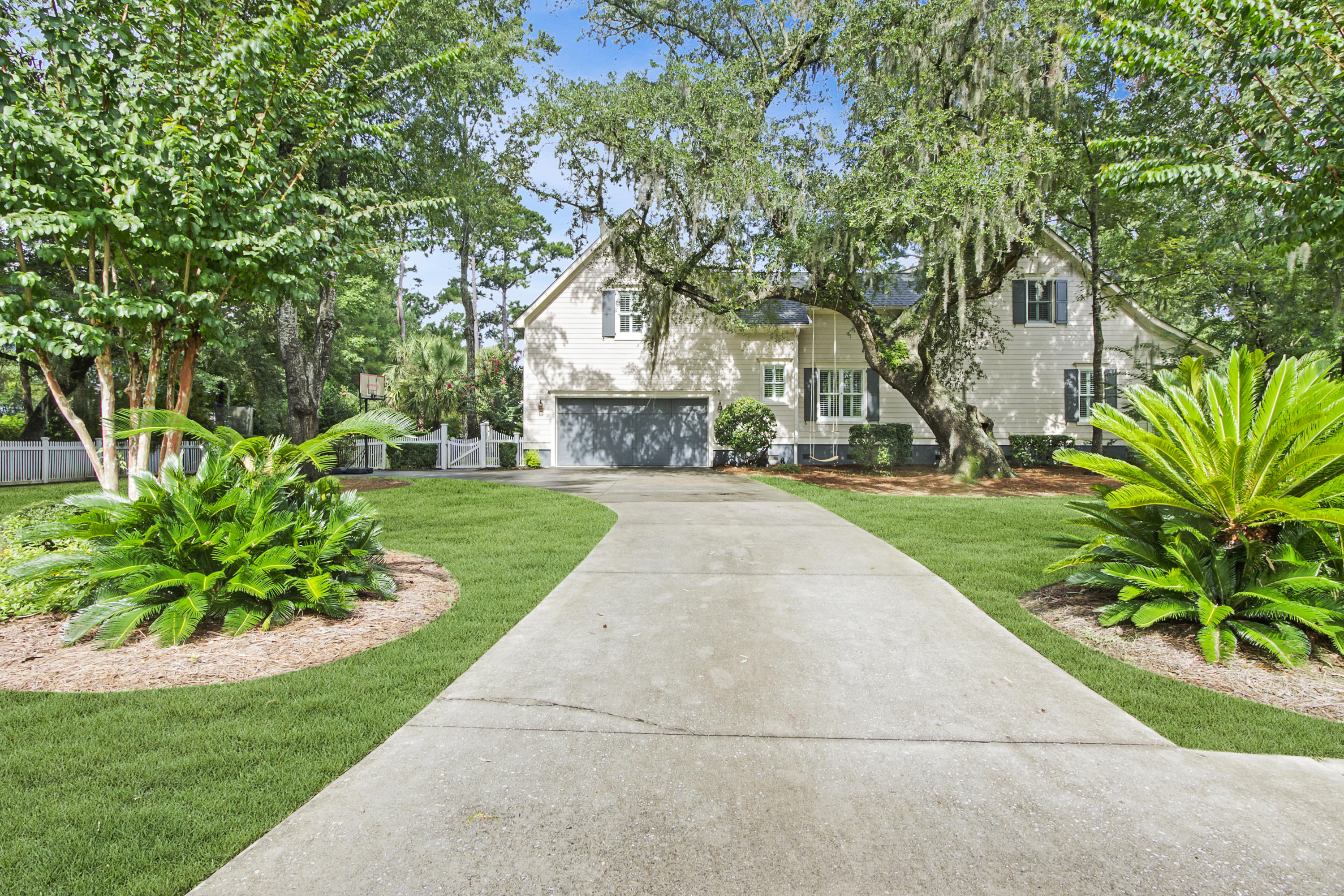 3605 Henrietta Hartford Road Mount Pleasant, SC 29466 - Photo 5 of 57 Plenty of parking