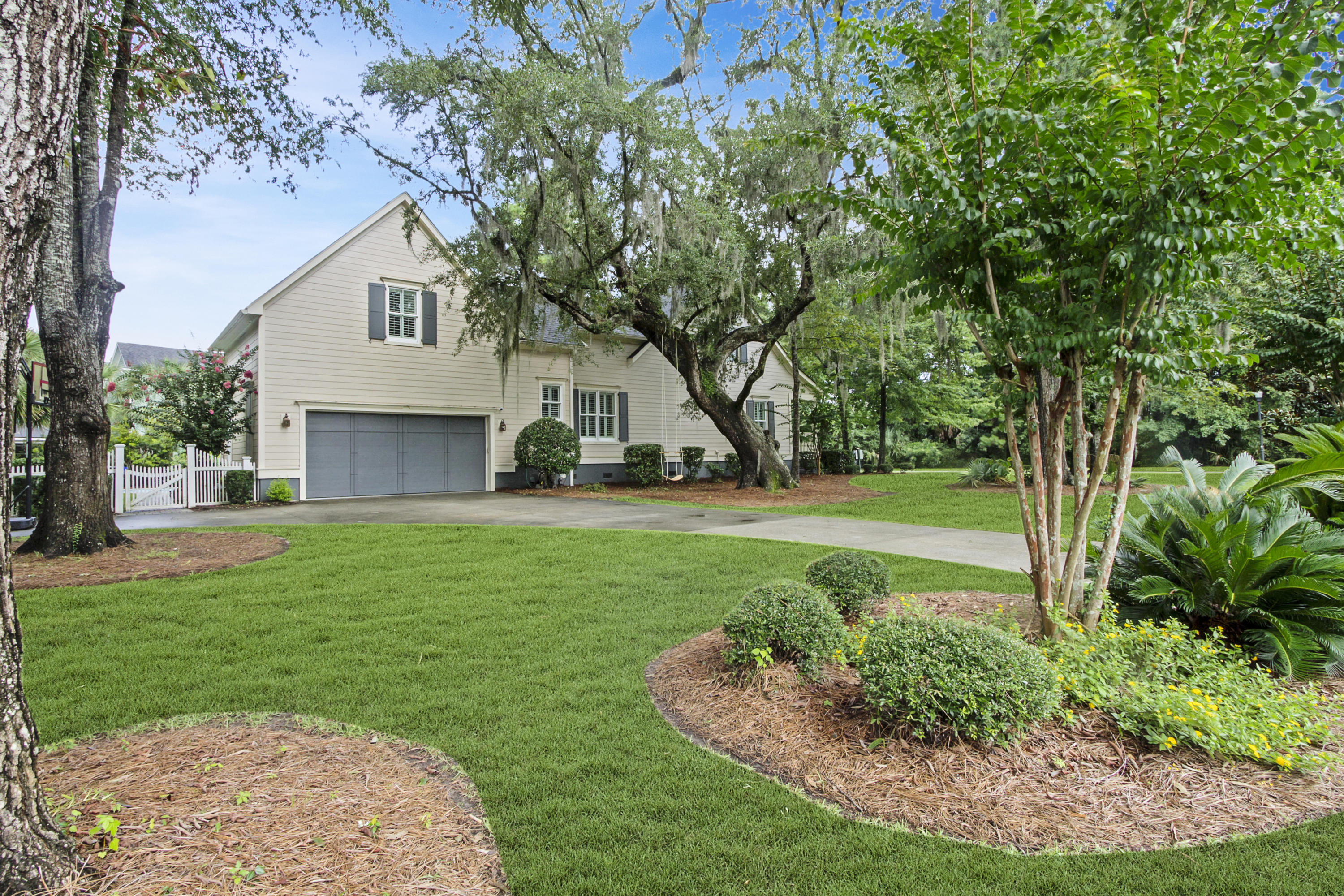 3605 Henrietta Hartford Road Mount Pleasant, SC 29466 - Photo 47 of 57 Great curb appeal!
