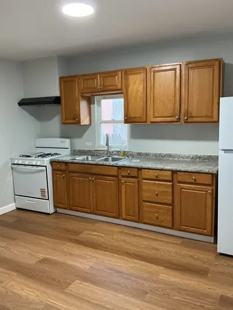 $1,400 | 426 Calumet Boulevard, Harvey, IL 60426