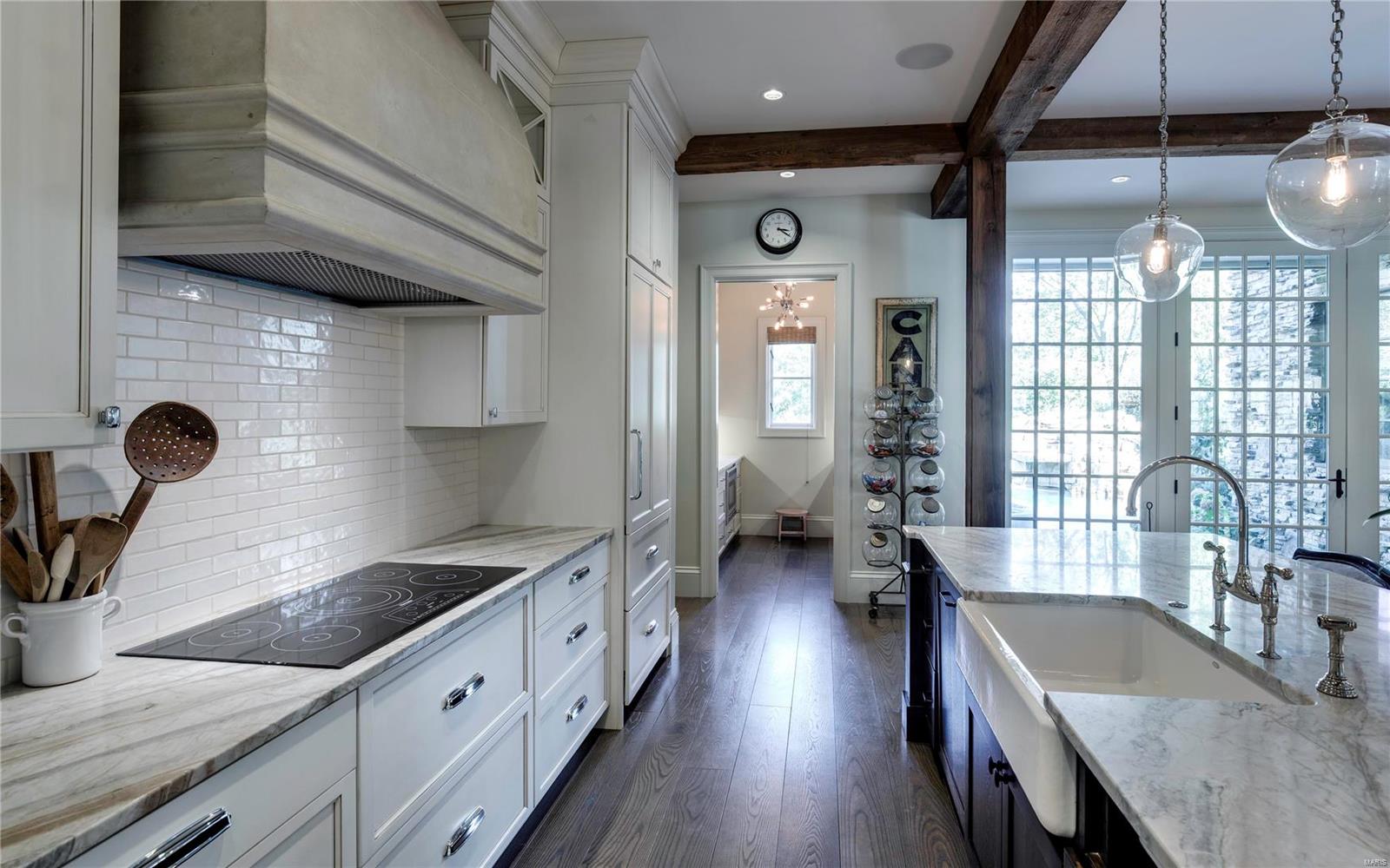 5 Rutherford Lane Town and Country, MO 63131 - Photo 8 of 34 Gallery Image 8