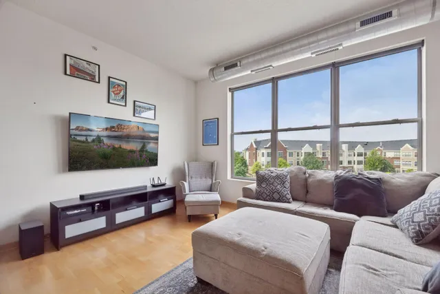 $215,000 | 3640 Wooddale Avenue South, Unit 315, St. Louis Park, MN 55416