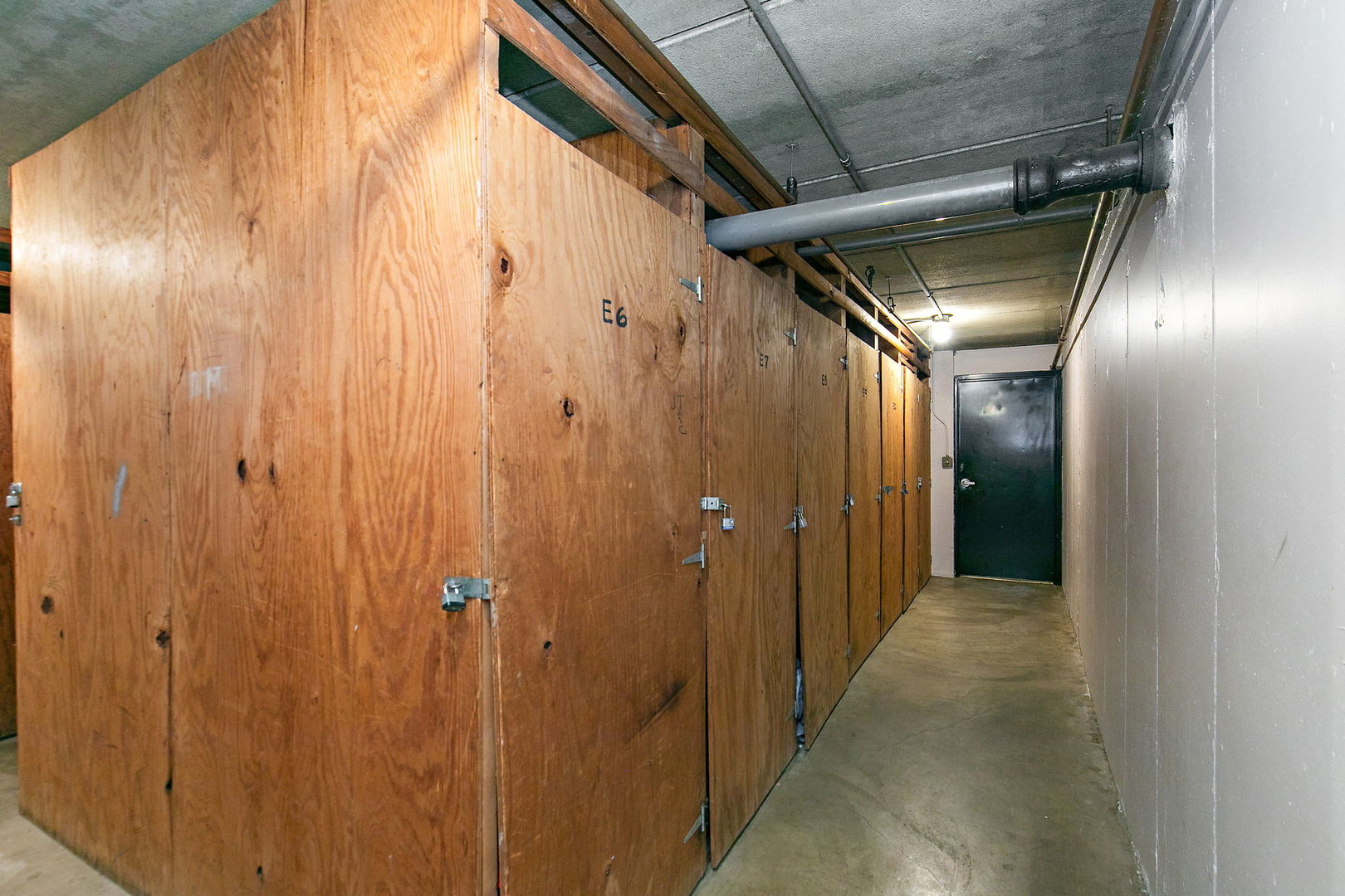 5s100 Pebblewood Lane, Unit E6 Naperville, IL 60563 - Photo 15 of 18 a view of hallway