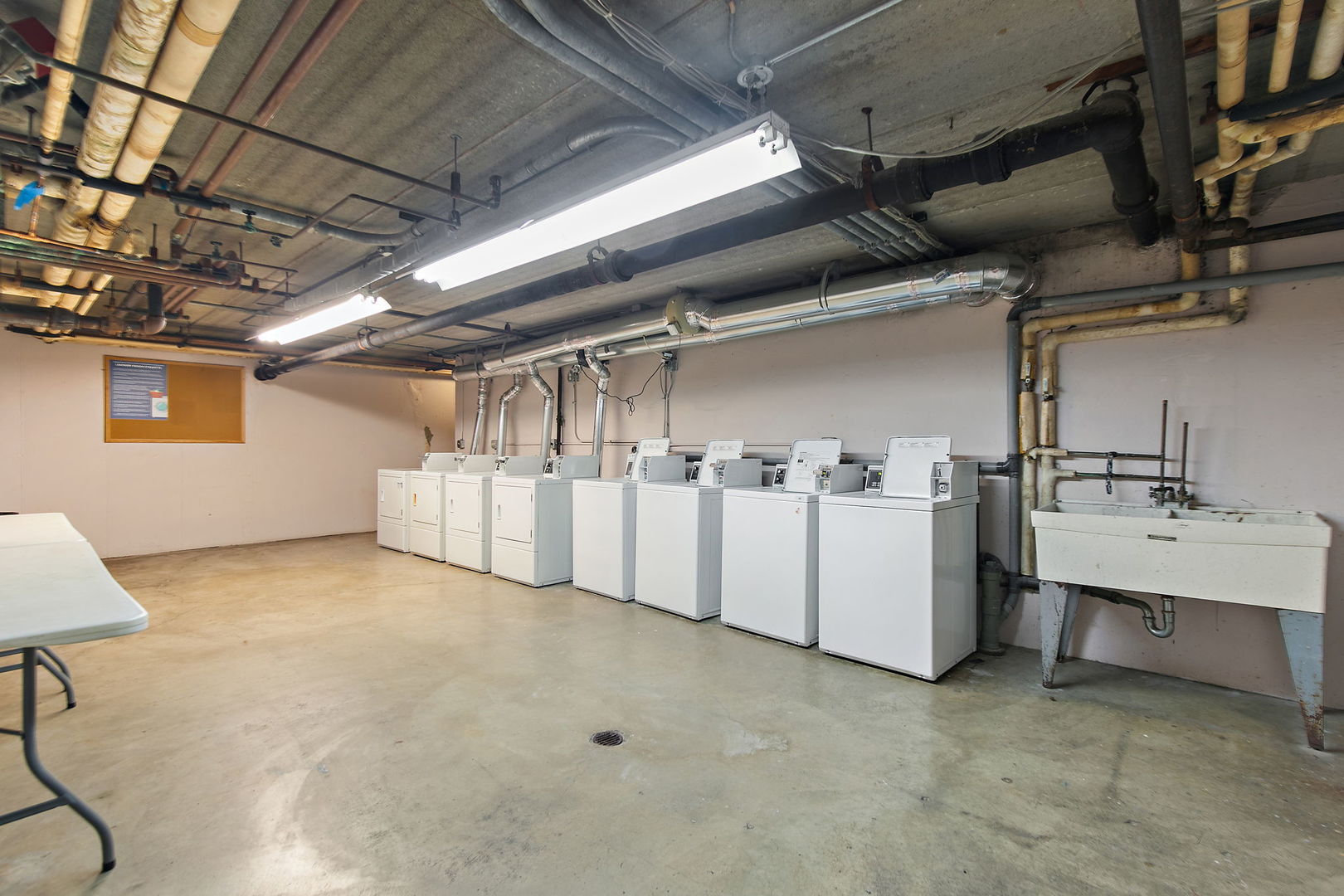 5s100 Pebblewood Lane, Unit E6 Naperville, IL 60563 - Photo 16 of 18 a view of a garage