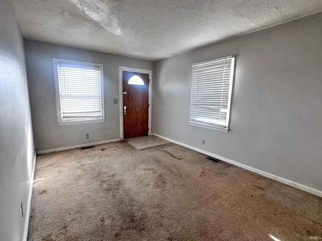 $89,000 | 827 Allens Lane, Evansville, IN 47710