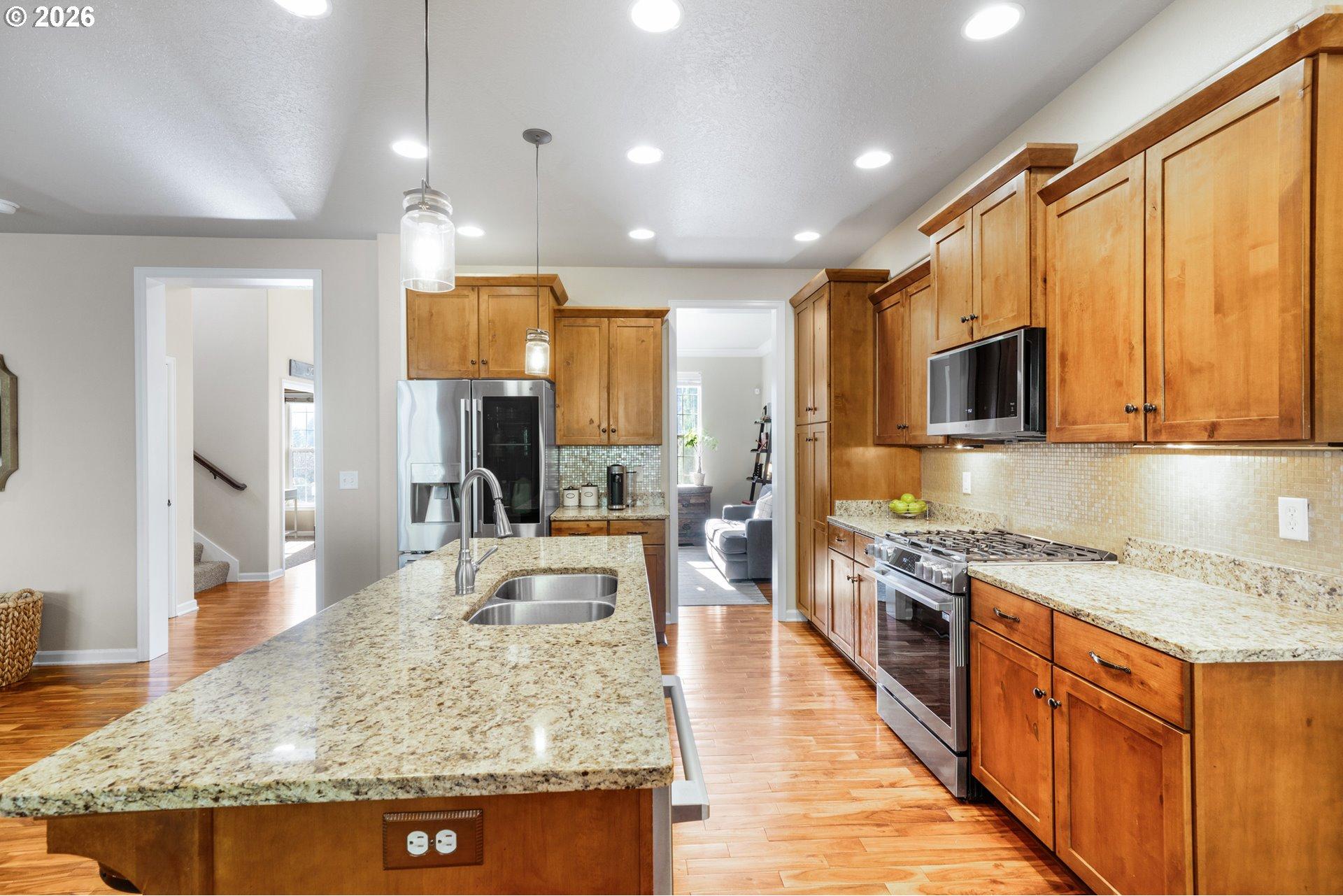 6084 Fernhill Loop Springfield, OR 97478 - Photo 10 of 46 Gallery Image 10