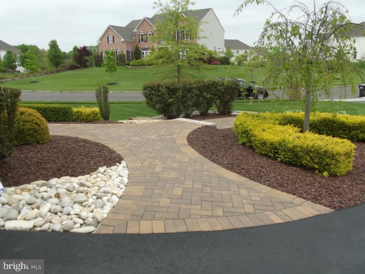4 Jake Drive Cream Ridge, NJ 08514 - Photo 2 of 25 Exterior Front