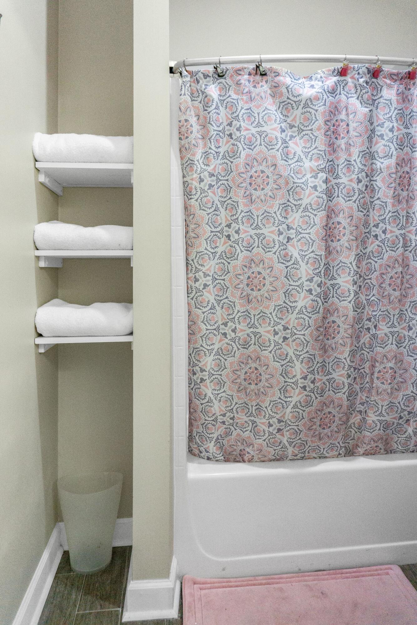 2902 Short Tail Court Panama City, FL 32405 - Photo 28 of 46 a bathroom with a bathtub