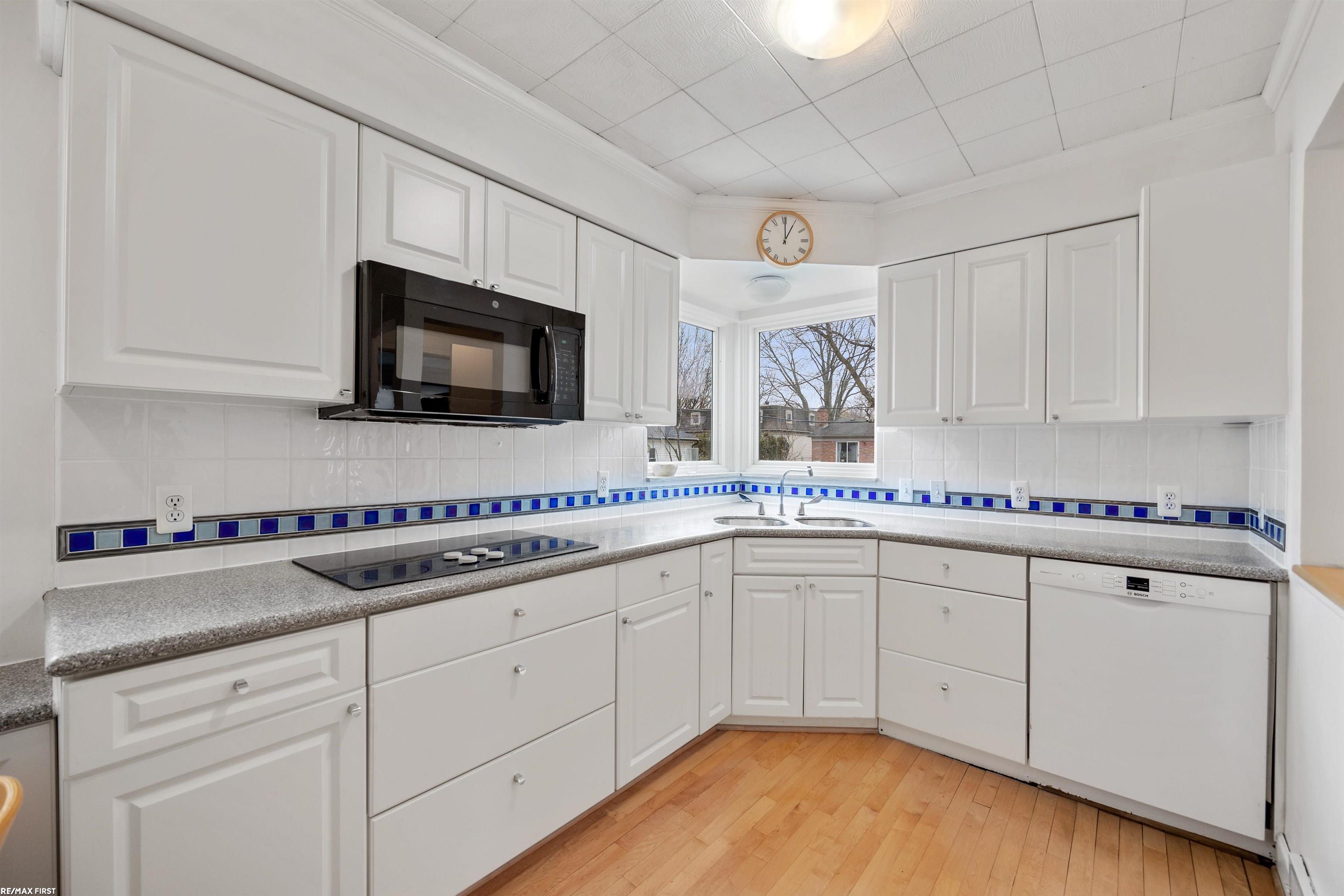 1035 Hampton Road Grosse Pointe, MI 48236 - Photo 8 of 34