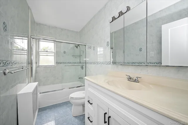 $978,888 | 43-20 196th Street | Auburndale