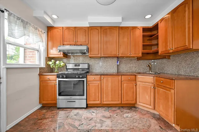 $978,888 | 43-20 196th Street | Auburndale