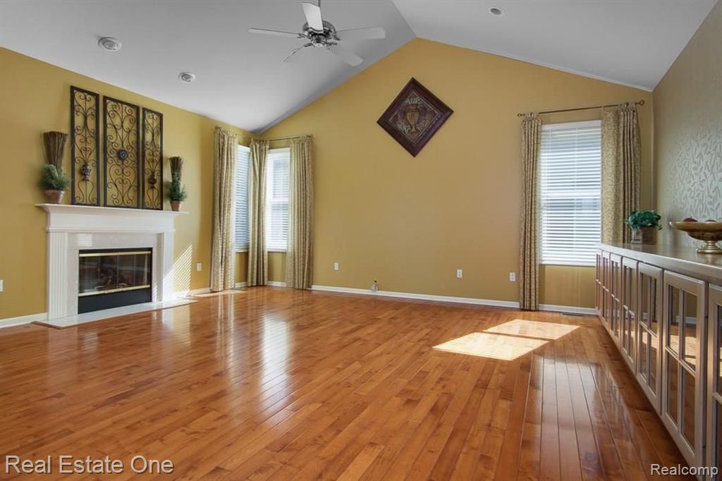 4585 Chatford Court Rochester, MI 48306 - Photo 6 of 32