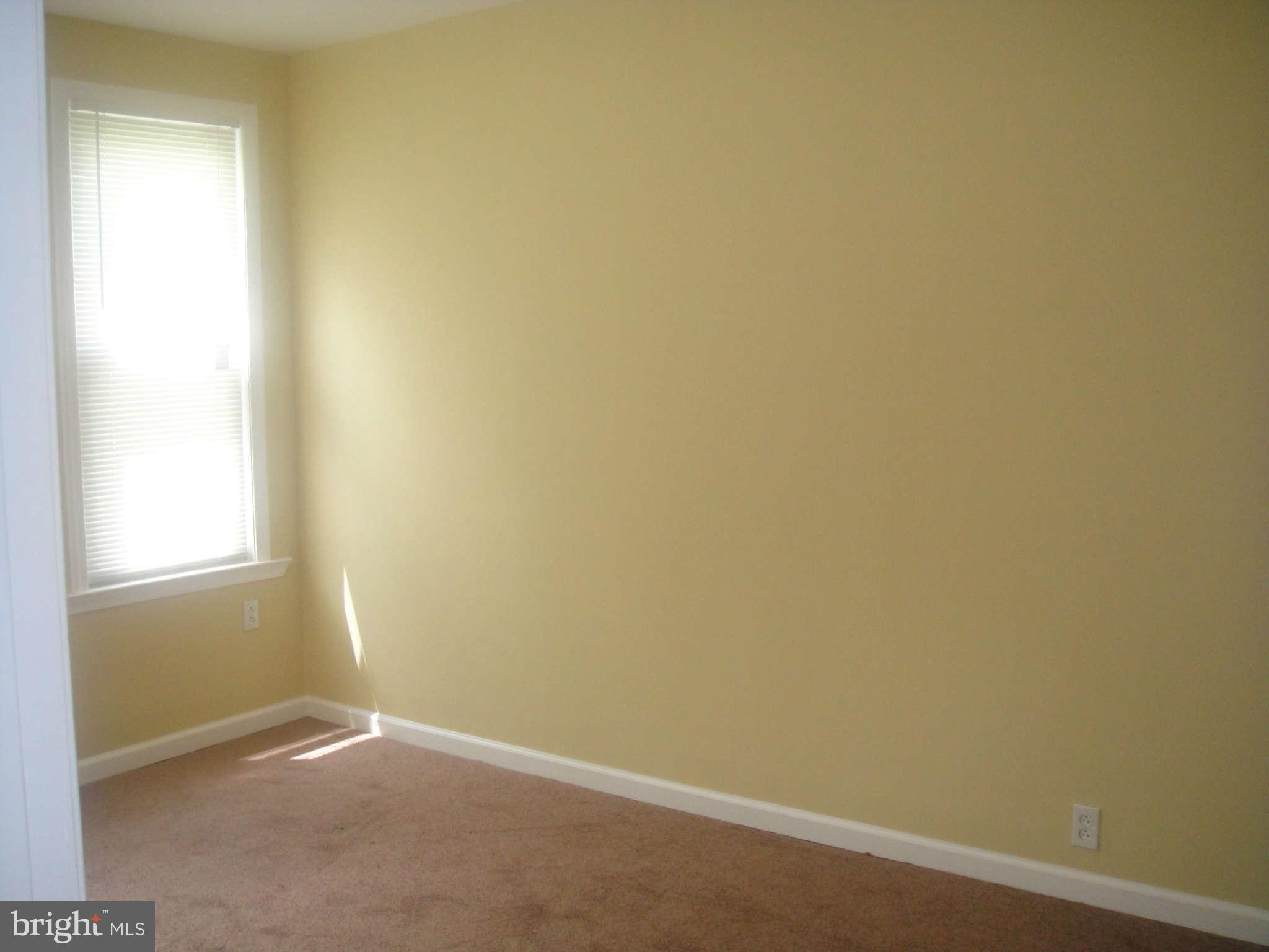 625 Columbia Road Northwest Washington, DC 20001 - Photo 15 of 26 a view of an empty room