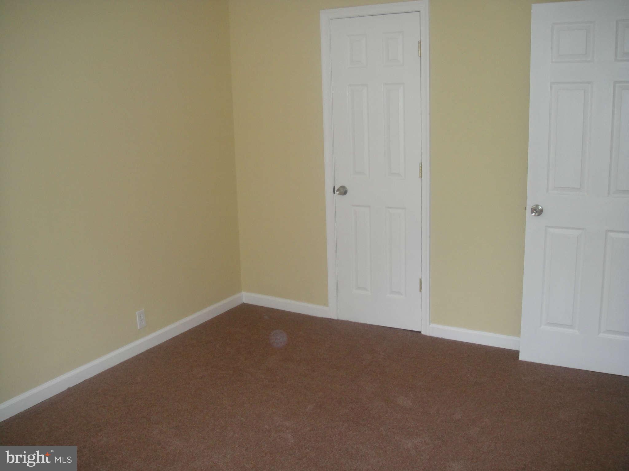 625 Columbia Road Northwest Washington, DC 20001 - Photo 18 of 26 a view of a small space