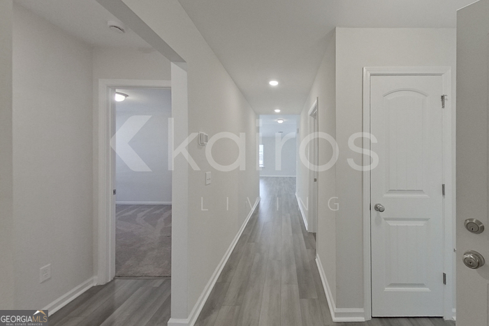 109 Bluff Road Springfield, GA 31329 - Photo 2 of 21 wooden floor in a gallery