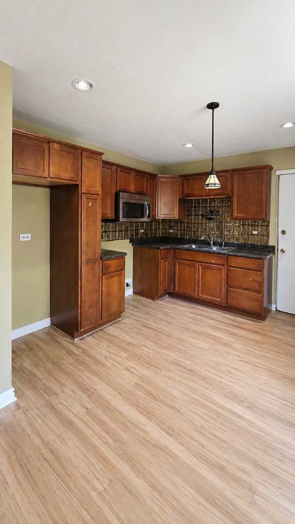 17516 Butternut Road Hazel Crest, IL 60429 - Photo 3 of 9