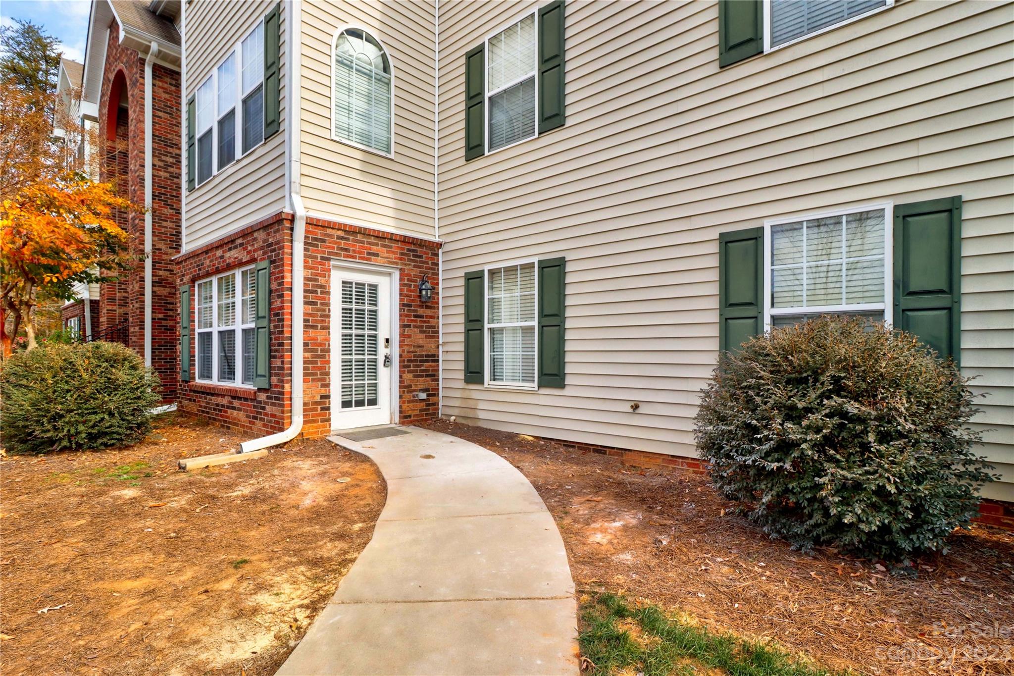 160 James Road, Unit 1D High Point, NC 27265 - Photo 3 of 33 a house view with a outdoor space