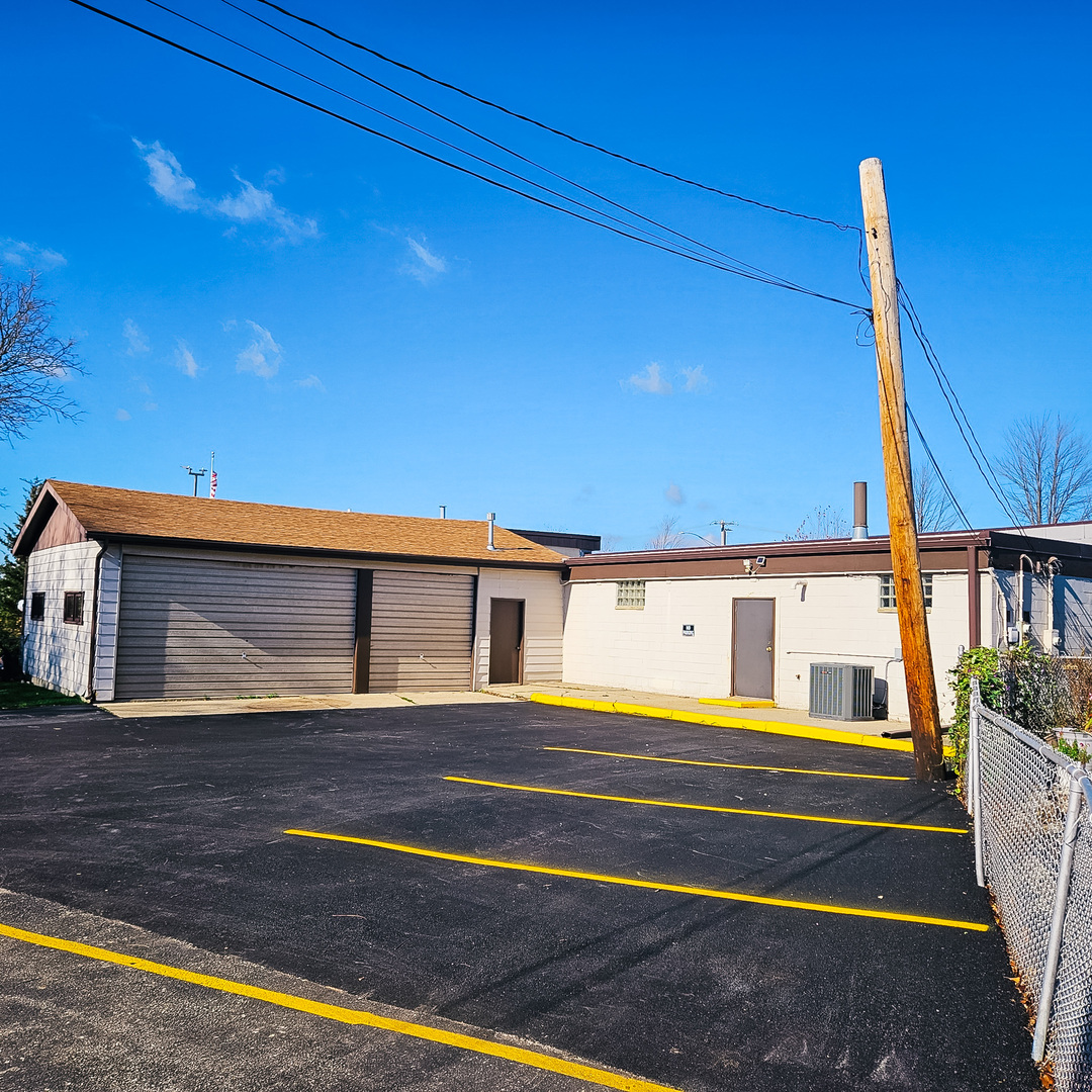 229 East Rollins Road Round Lake Beach, IL 60073 - Photo 11 of 49 Gallery Image 11
