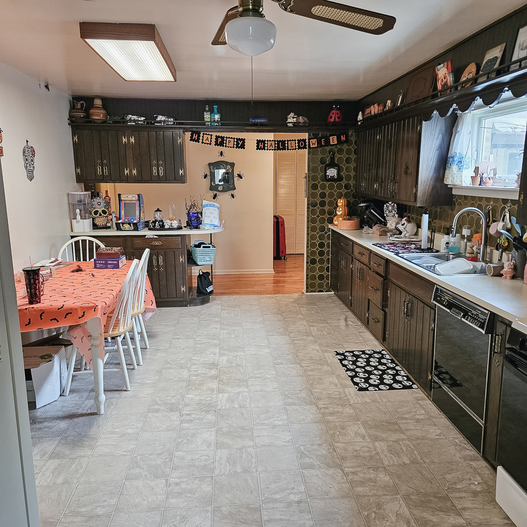 229 East Rollins Road Round Lake Beach, IL 60073 - Photo 15 of 49 Gallery Image 15