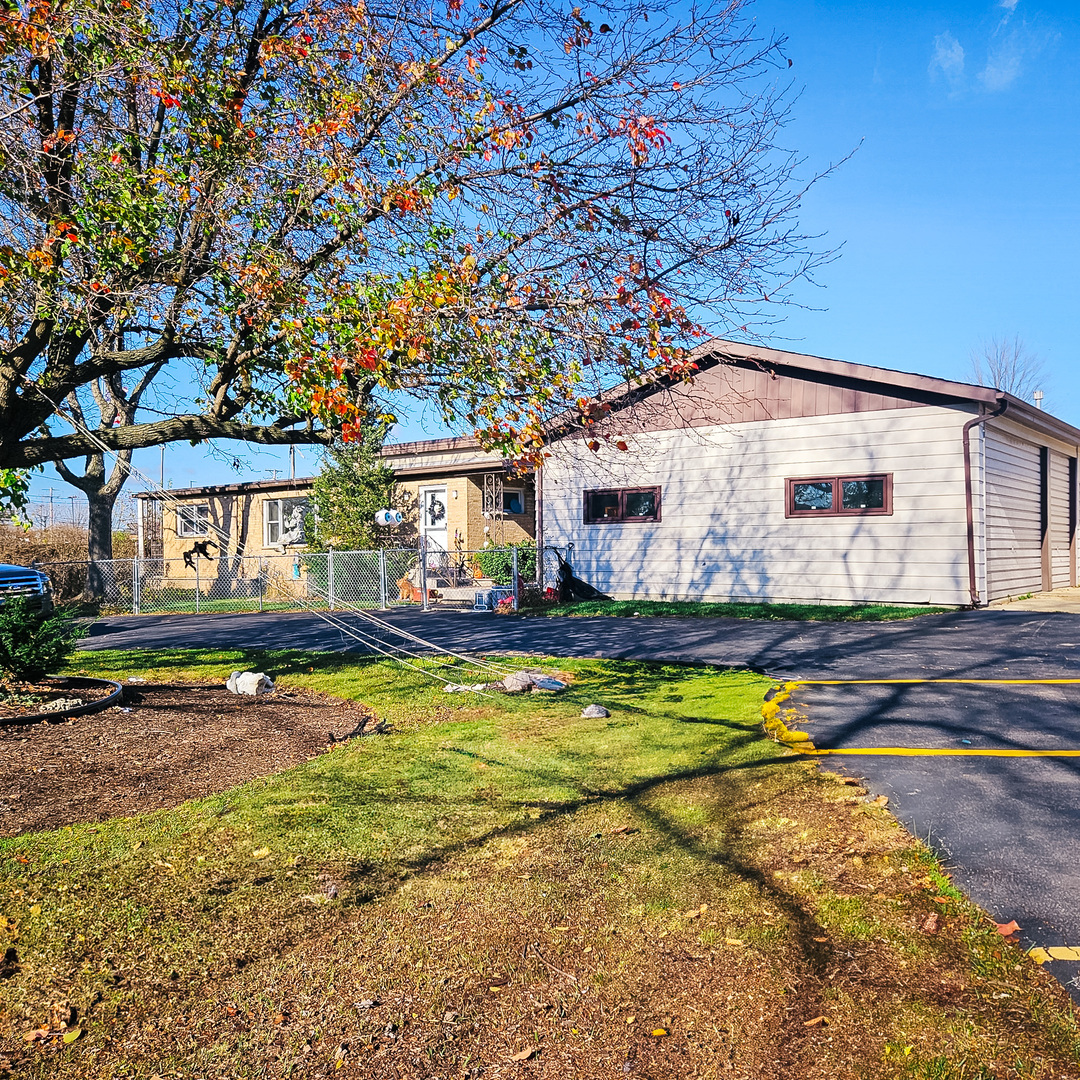 229 East Rollins Road Round Lake Beach, IL 60073 - Photo 10 of 49 Gallery Image 10