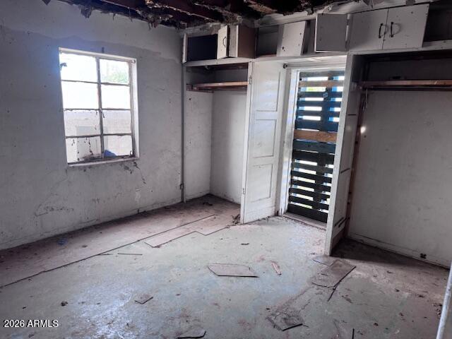 554 West Rio Salado Parkway Mesa, AZ 85201 - Photo 7 of 11 an empty room with windows