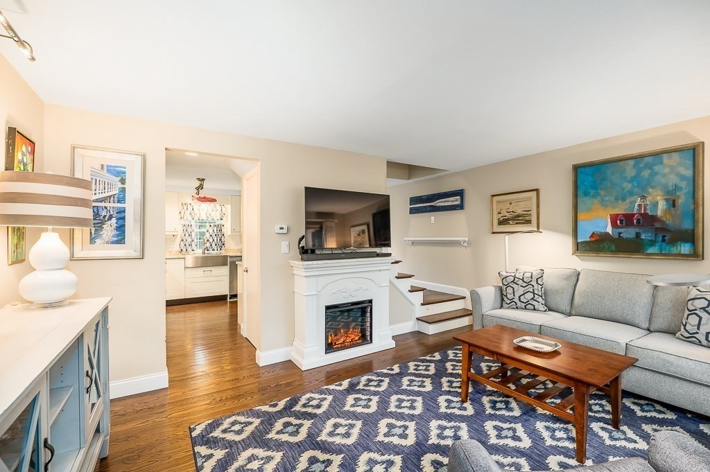 27 Norwood Avenue, Unit C Manchester, MA 01944 - Photo 5 of 31