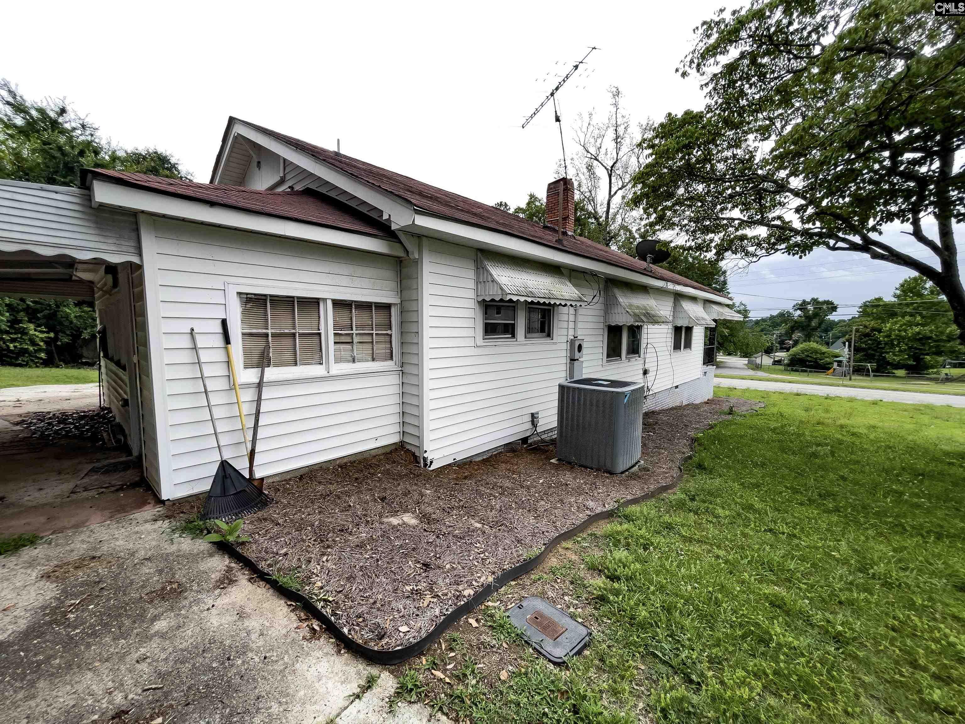 411 Gary Street Whitmire, SC 29178 - Photo 10 of 27