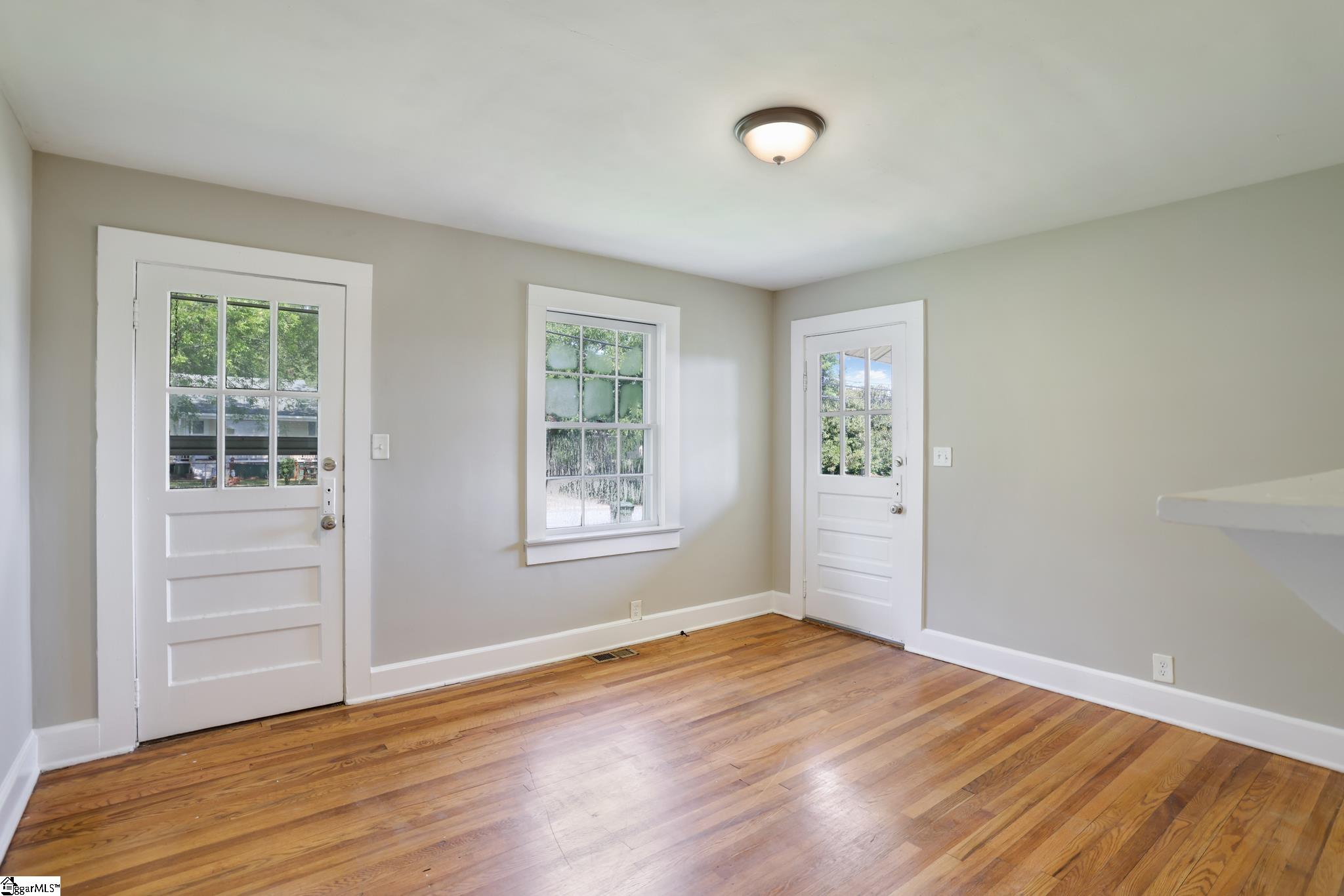 216 Forest Street Greer, SC 29650 - Photo 4 of 17 Gallery Image 4