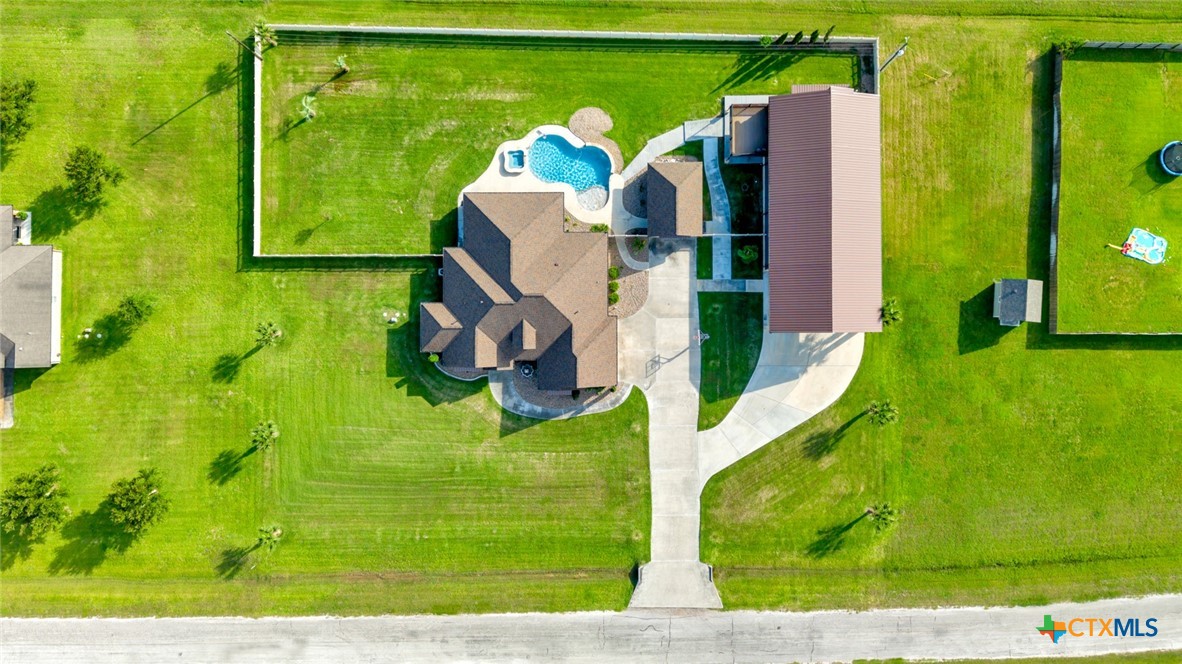 121 Spring Ridge Drive Victoria, TX 77904 - Photo 3 of 14