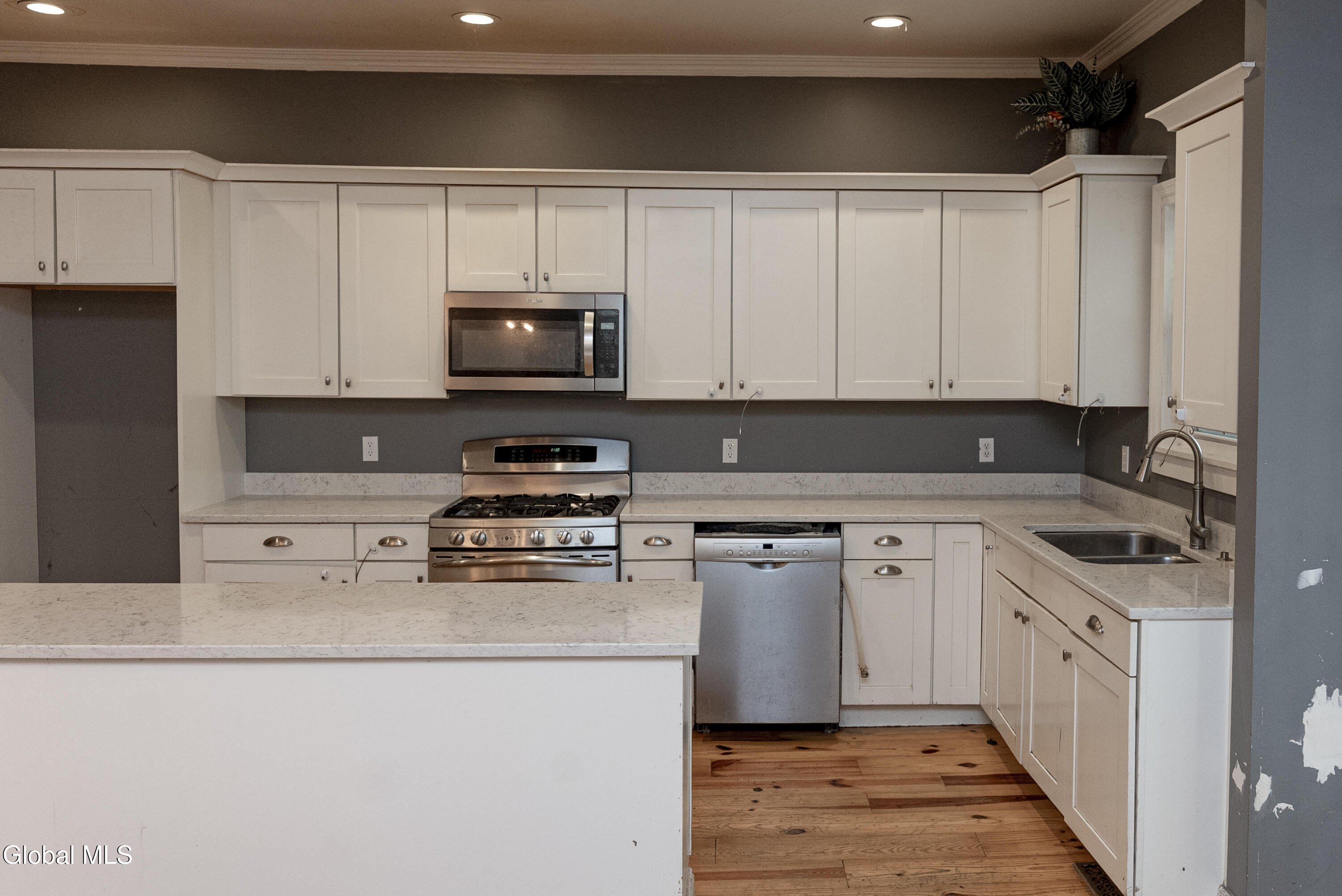 11 River Street Schenectady, NY 12305 - Photo 4 of 11 11 River St-12