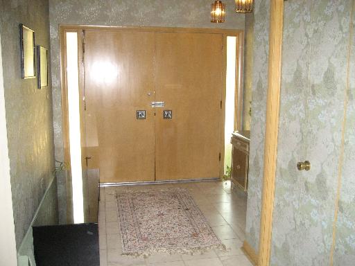309 Uvedale Road Riverside, IL 60546 - Photo 8 of 15 a view of a bathroom